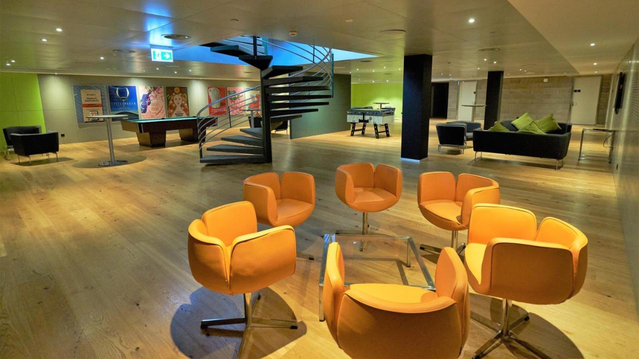 Centre Loewenberg Hotel Муртен Екстериор снимка