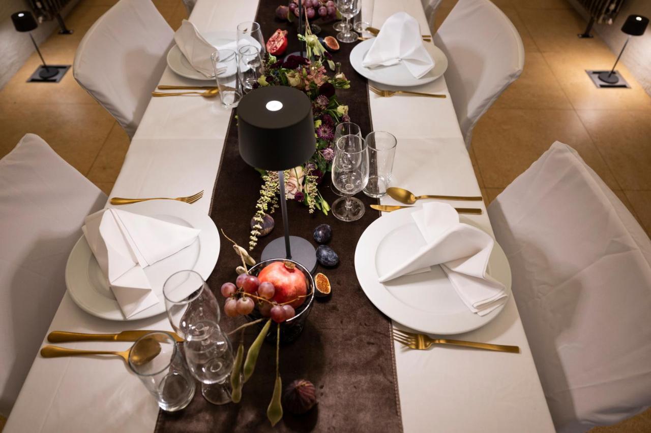 Centre Loewenberg Hotel Муртен Екстериор снимка