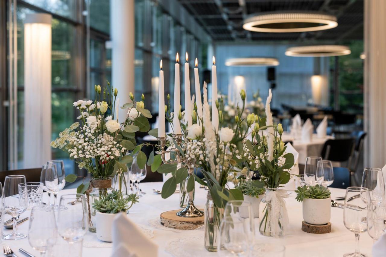 Centre Loewenberg Hotel Муртен Екстериор снимка