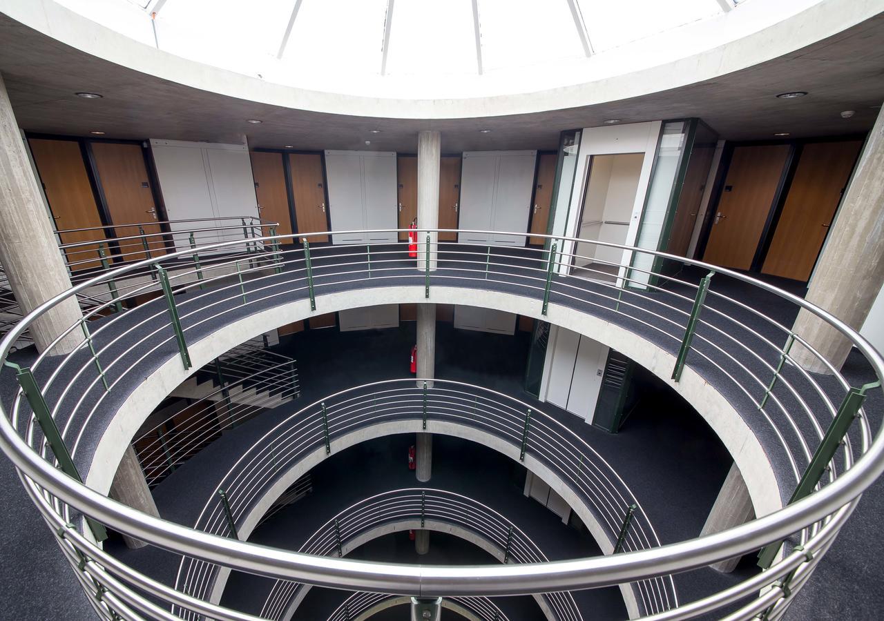 Centre Loewenberg Hotel Муртен Екстериор снимка